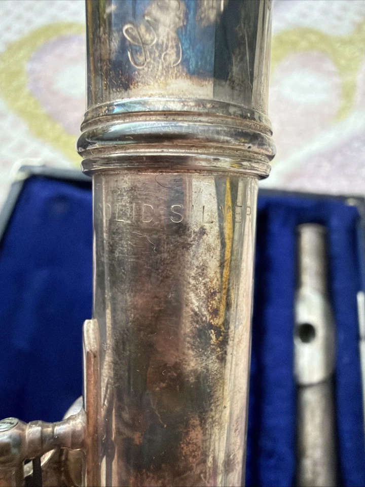 Instrumento de flauta musical vintage Artley Elkhart IND 90 % estampado PLATA con estuche Foto 3 de 4