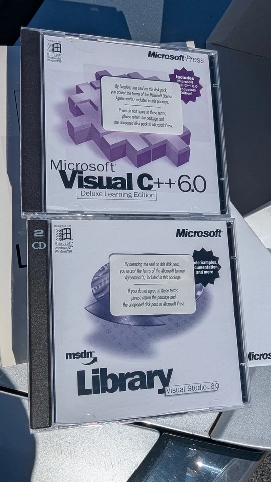 Microsoft Visual C++ 6.0 Deluxe Learning Edition Foto 3 de 3