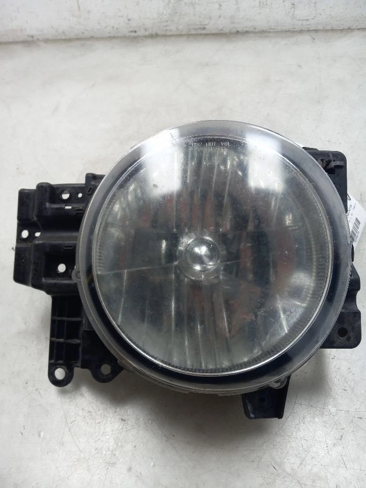 07-14 TOYOTA FJ CRUISER 4.0L 4X4 EN EL LADO DEL PASAJERO CONJUNTO DE FAROS DELANTEROS  Foto 2 de 4