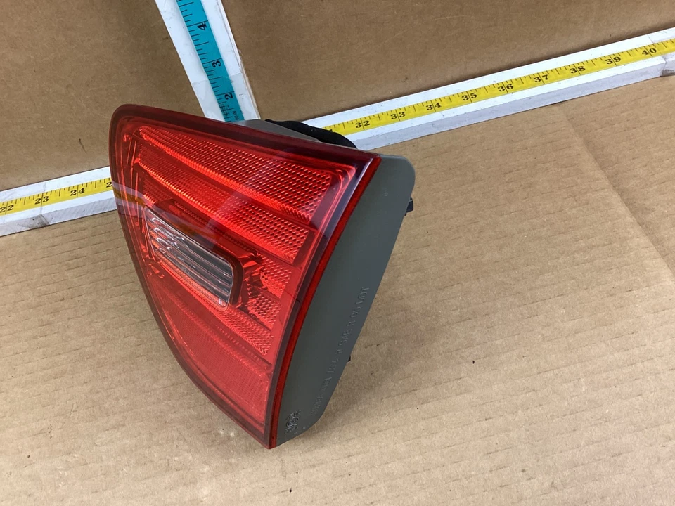 Conjunto de luz trasera interior derecha Hyundai Elantra 2007-2010 92403‐2H00 OEM Foto 3 de 4