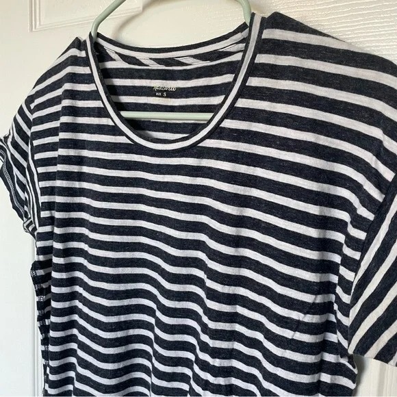 Madewell Gray and White Basic Stripes Tshirt Roun… - image 2