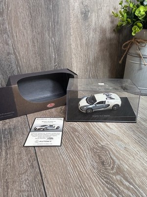 AUTOart 1/43 Bugatti Veyron 16.4 –Pearl White & Ice Blue – COA