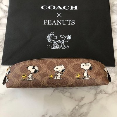 Coach x Peanuts Snoopy Federmäppchen Signature Canvas 2025 Collaboration...
