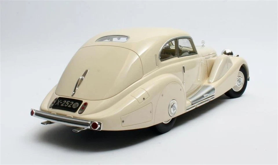 MATRIX MXL1302-011 1/18 Mercedes-Benz 500K Special Streamline White 1935 - Image 3 of 4
