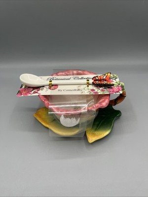 Corner Ruby Botanical Collection Coral Flower Teacup Leaf Saucer & Spoon
