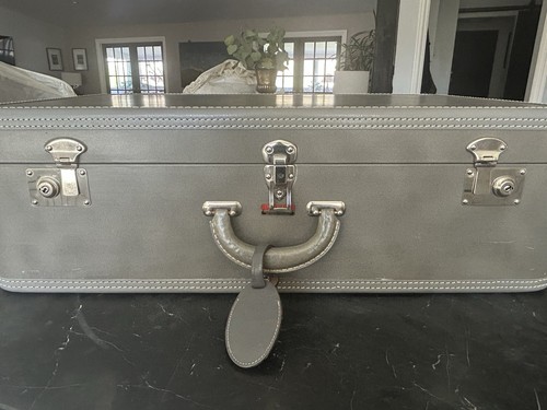 Never used vintage Friedberg-Grunauer Co. suitcases