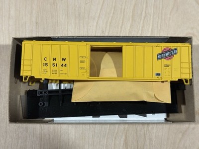 HO Athearn 5527 Chicago & North Western 50  Railbox Unassembled Kit CNW #155144