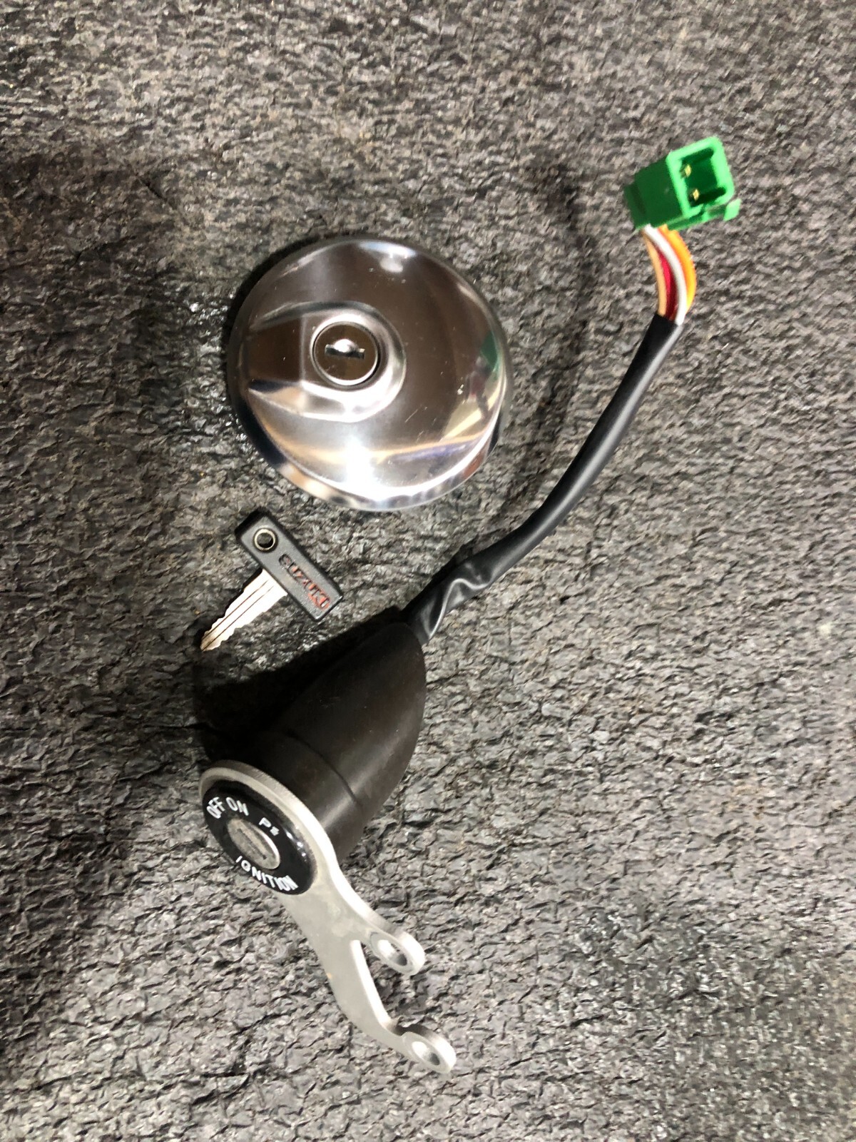 CALIFORNIA EDITION FUEL CAP and IGNITION SWITCH DRZ400 DR650 DR200