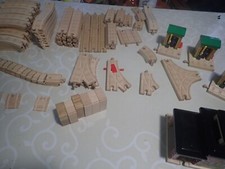 Thomas the Train Friends Wooden Tracktion Rail buildings assort pieces lot 2