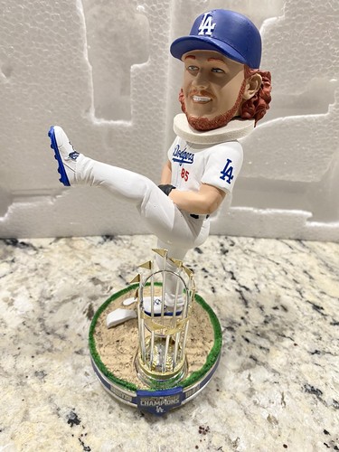 Dustin May Dodgers 2020 serie mundial Champs Moment Bobblehead Foco 366/400 ¡Hecho! - Imagen 4 de 12
