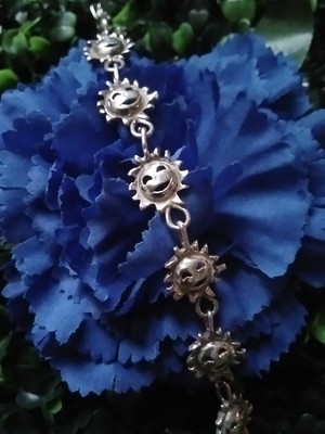 925 Sterling Silver Multiple Smiling Celestial Suns  7.5'' Bracelet 