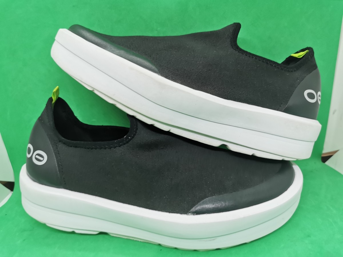Oofos OOmg eeZee Low Recovery Shoes Slip On Shoes Women display picture 1