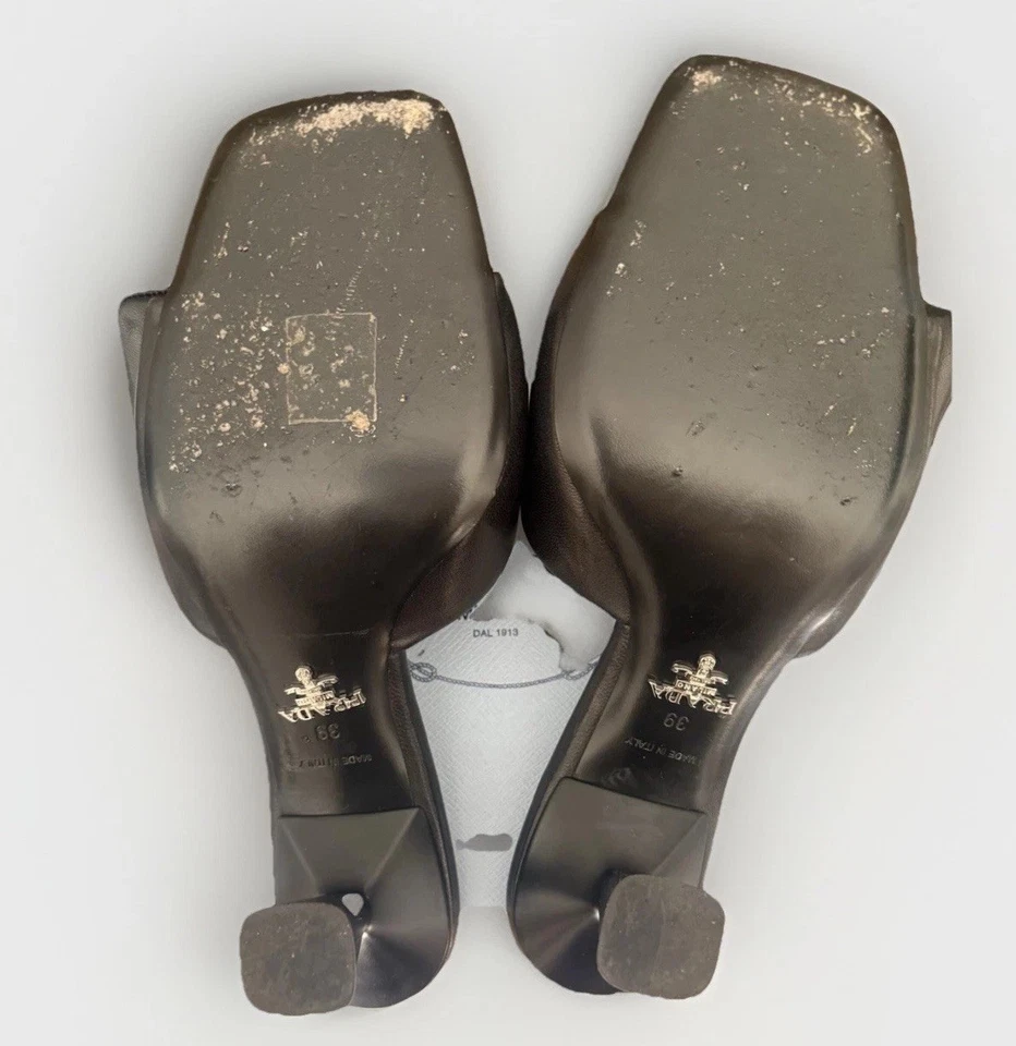 $1200 Prada Soft Napa, mula de cuero Foto 2 de 4