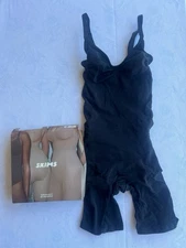 Skims seamless sculpt mid thigh bodysuit onyx size small (9)