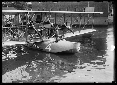 Photo:Amphibious Aircraft 1915-1923 Seaplane Biplane Number 4 Docked