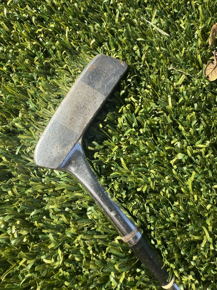 Rare Ben Hogan Medallion putter Early  50's grip and shaft 36 Inch - Image 3 of 4