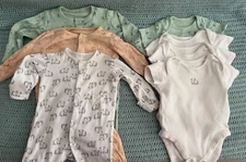Mothercare 3 Sleepsuits , 4 matching Bodysuits Vests Bundle 1-3 months 14.5lbs