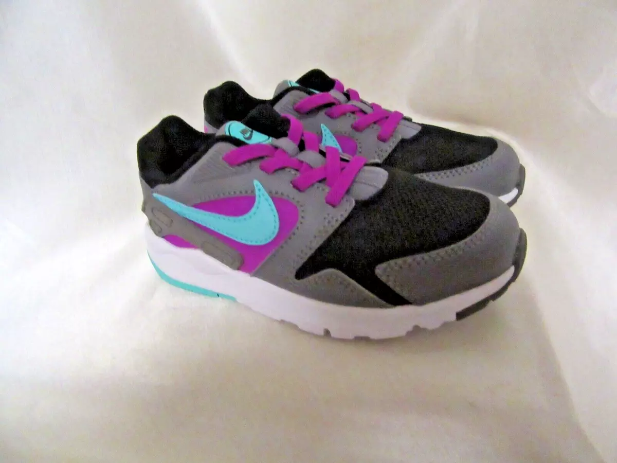 toddler boy nike shoes size 10.5