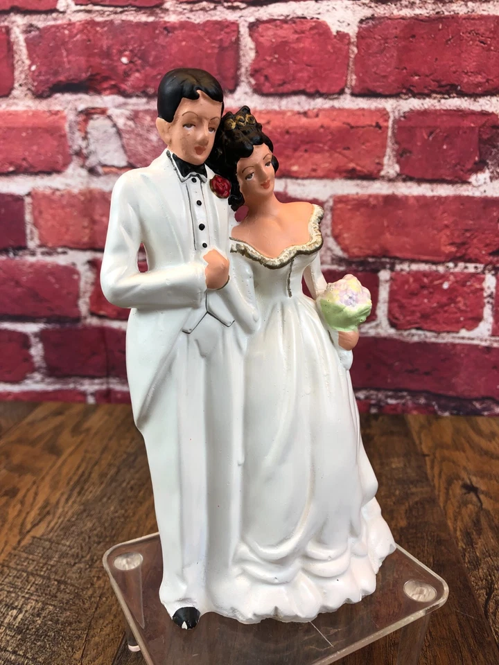 RARO Vintage 1950 Porcelana BODA PASTEL ADORNO NOVIA Y NOVIO AMBOS EN BLANCO 7" Foto 2 de 4