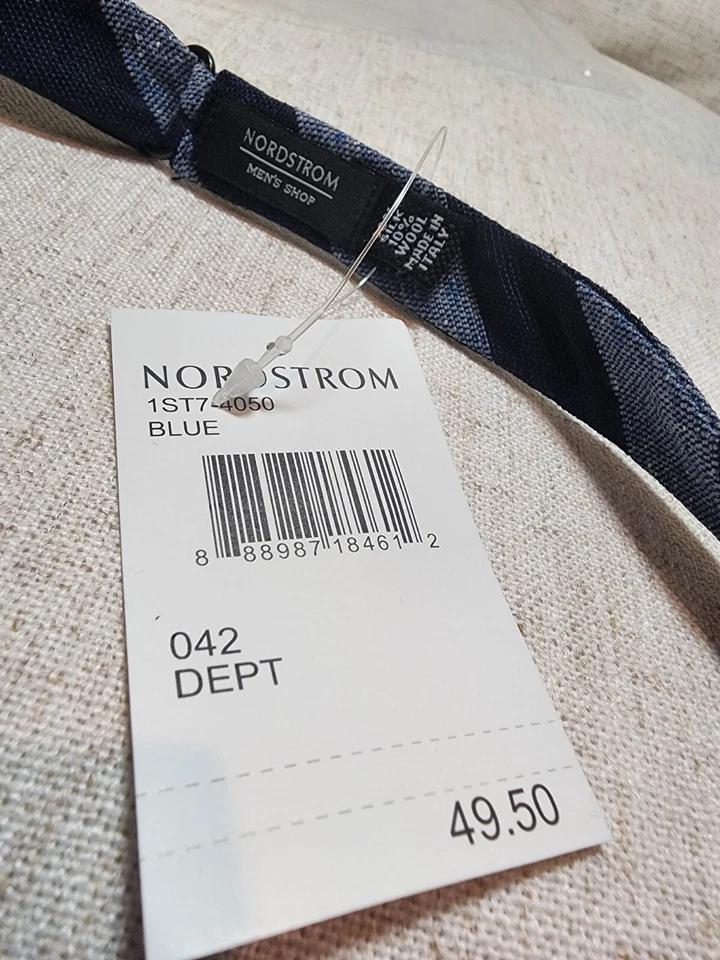 NUEVO CON ETIQUETAS Nordstrom Hombres Hecha en Italia Pajarita Azul Marino Rayas Seda Lana Boda Trabajo Foto 2 de 4