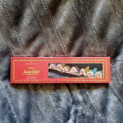 I HEART REVOLUTION Disney Snow White And The Seven Dwarfs Eyeshadow Palette