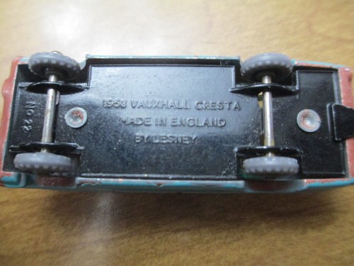 LESNEY 1958 VAUXHALL CRESTA #22 BRONZE/TURQUOISE BODY ENGLAND CLEAN - Picture 4 of 6