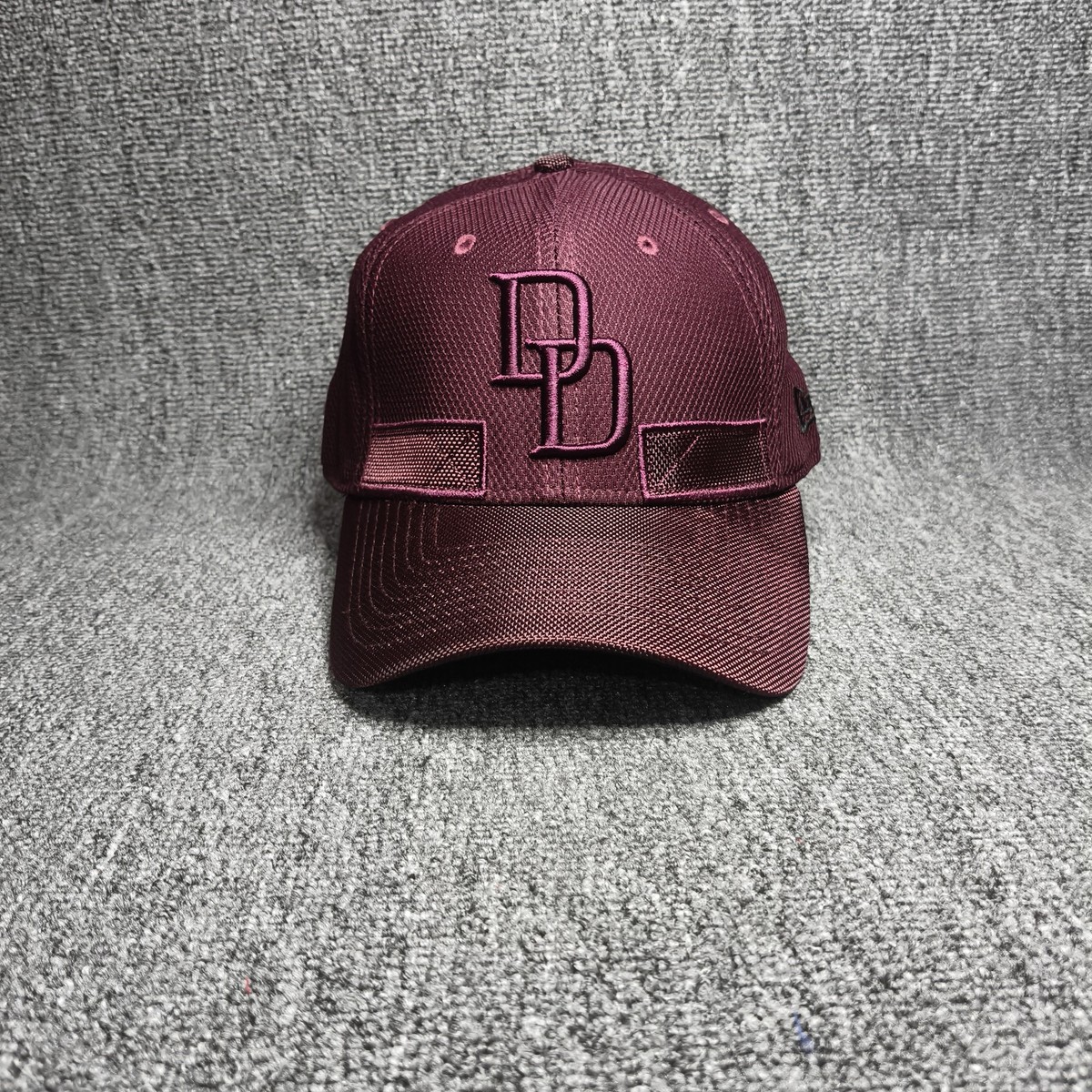 New Era 39THIRTY Daredevil DD Marvel Stretch Fit Baseball Cap Hat Burgundy