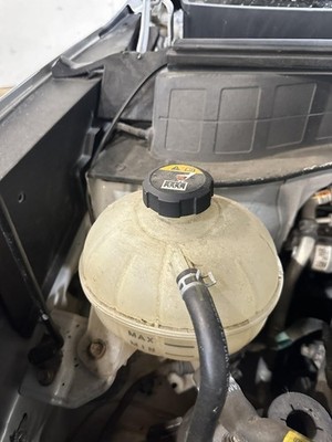 16 17 18 19 20 21 HYUNDAI TUCSON Coolant Overflow Reservoir Bottle