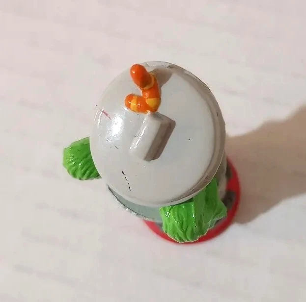 Sesame Street Red Rook Oscar The Grouch 35th Anniversary Chess Set Figure Castle - Image 3 of 4