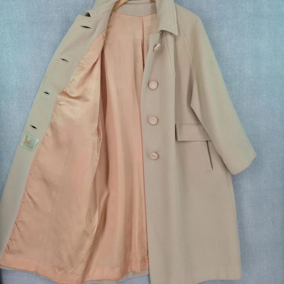 Vintage Bond's Fifth Avenue Wool Overcoat Women M/L Camel Raglan Satin Lined 60s - Image 3 of 4
