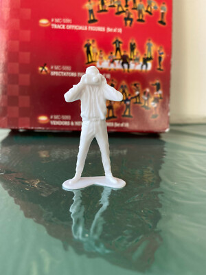 Original MRRC / Monogram Spectator mit Kamera unbemalte Figur
