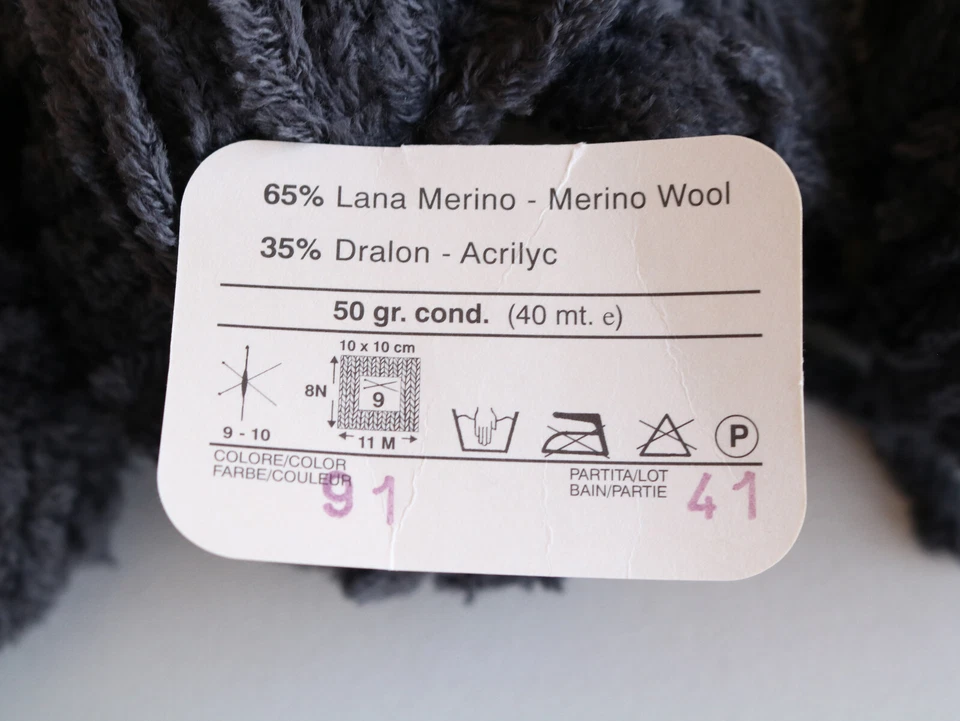 12 Mondial La Lana Yarn Gray Color 91 - 50 gram/ea Merino Wool Acrylic Nuvola - Image 3 of 4