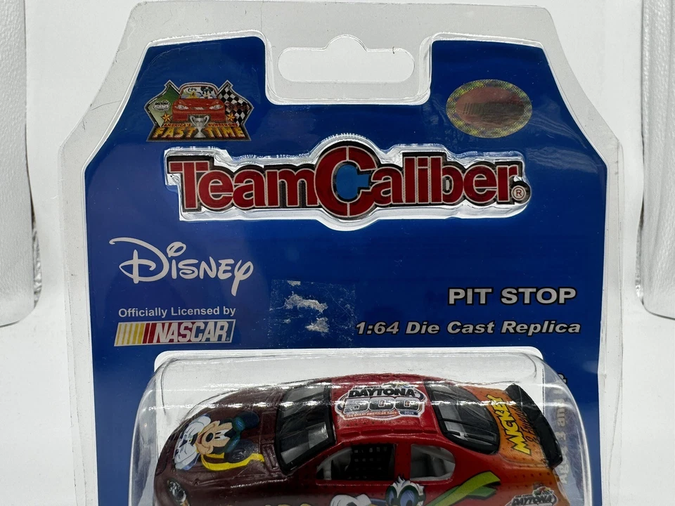 Donald Duck NASCAR 2006 DAYTONA 500 Disney Pontiac Grand Prix 1/64 - Image 2 of 4