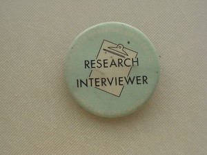 Pinback Button RESEARCH INTERVIEWER - Vintage - 70s - 2"