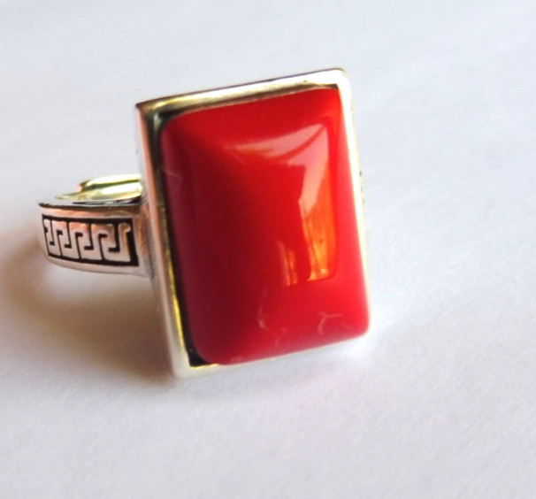 Bague en corail véritable pour sublimer vos tenues d'été au quotidien
