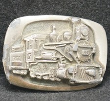 XB07110 VINTAGE 1983 TRAIN ENGINE RAILROAD ARTWORK MENS PEWTER BELT BUCKLE