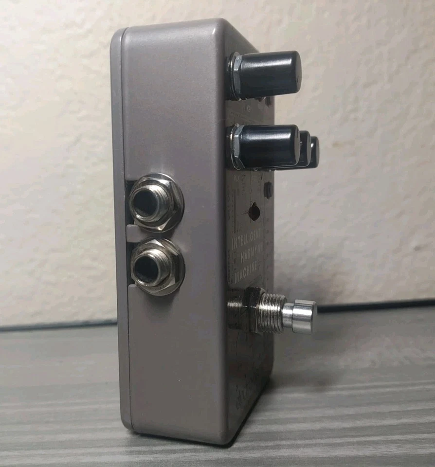 Electro-Harmonix 智能和谐机谐波和调距变速器踏板 — 第 2/4 张图片