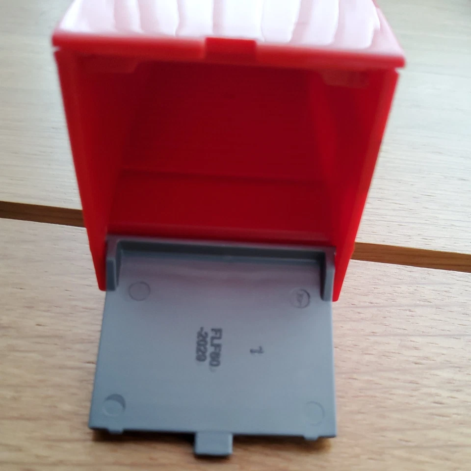 Transporte Hot Wheels Premium Team Momo Porsche 962 2018 Fleet Flyer Transporter Foto 3 de 4