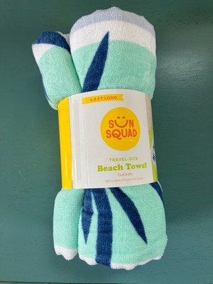 Beach Towel Travel Size 28 inches x 58 inches Sun Squad Palm Trees NEW