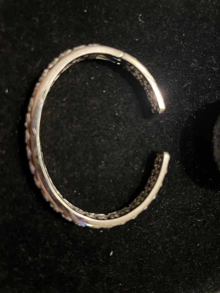 Tacori IV 纯银 925 Diamonique CZ Filligree 椭圆形铰边袖口手链 — 第 2/4 张图片