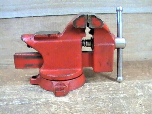 COMPANION 3-1/2" Bench Vise W/ Anvil & Swivel Base & 3-1/4" Opening Vintage - Picture 6 of 12