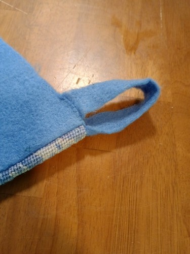 Medias de Navidad con acabado de aguja Bucilla de colección regalo para oso de peluche de Papá Noel - Imagen 5 de 6