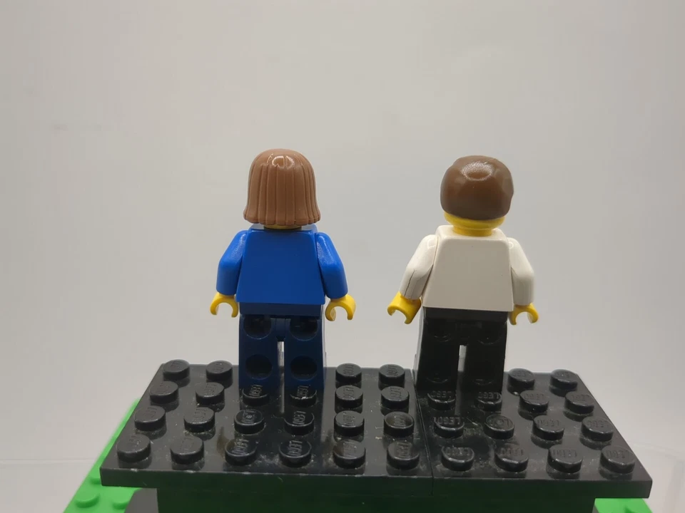 Lot of 2 Lego Mini Figure Vintage Lego Guy/Girl (RARE) - Image 2 of 2