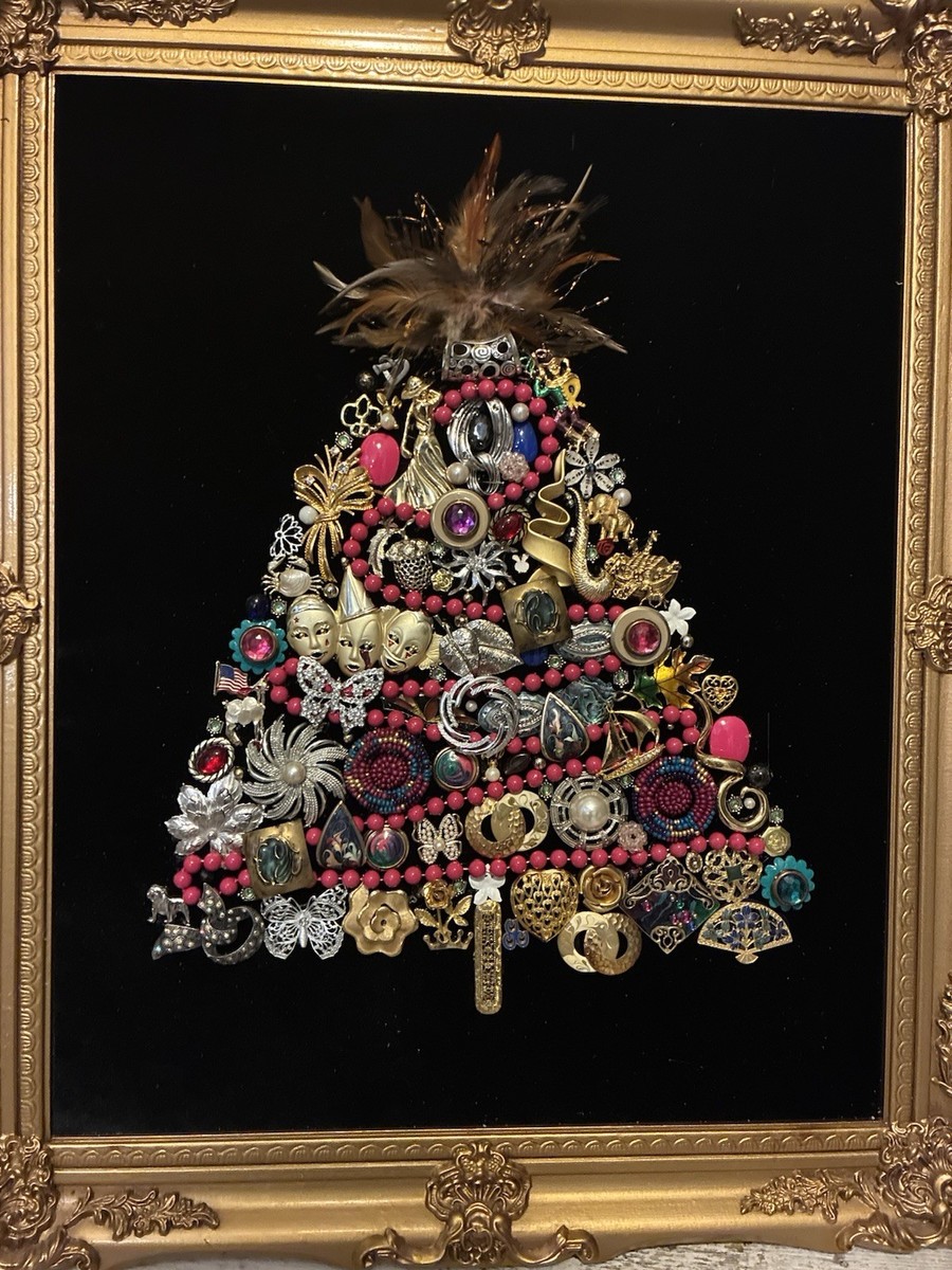 ✨ Handmade Vintage Jewelry Christmas Tree Wall Art – 22x18 Gold