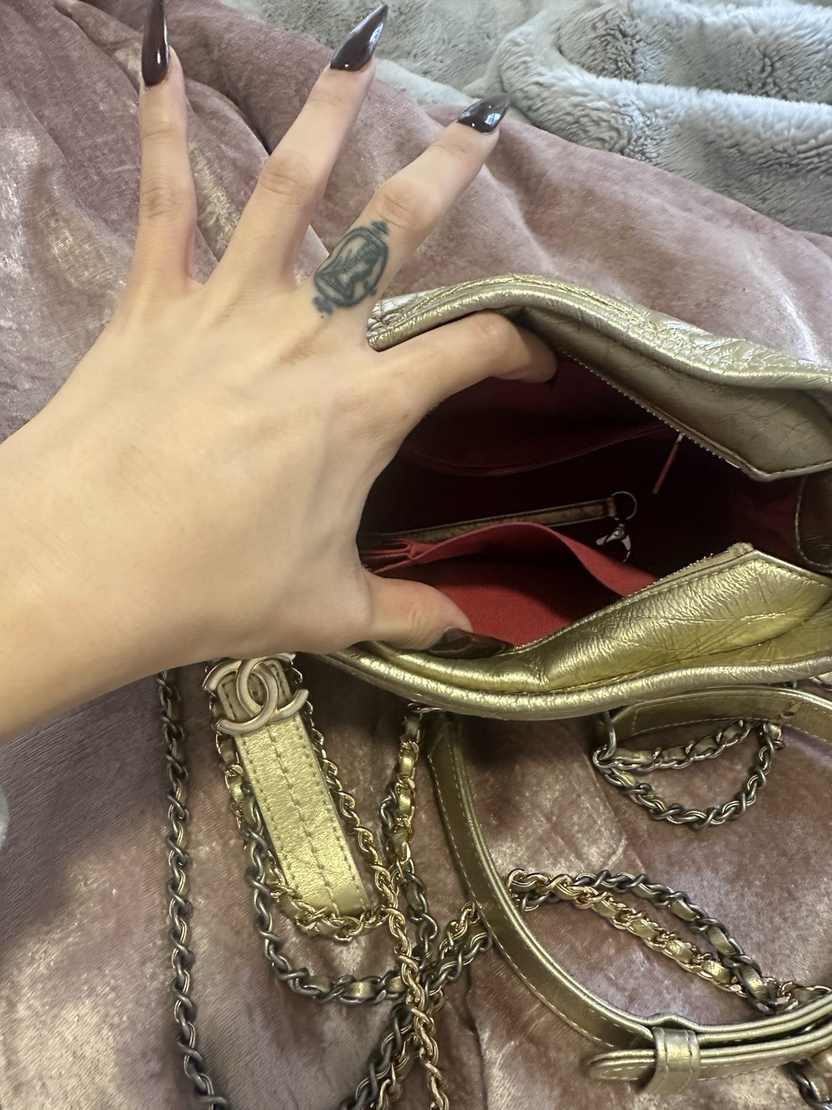 Authenticated Chanel Small Metallic Lambskin Gabr… - image 9