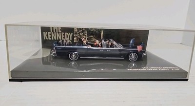 The Kennedy Car 1961 Lincoln Continental Presidential X-100 Minichamps 1/43 Case
