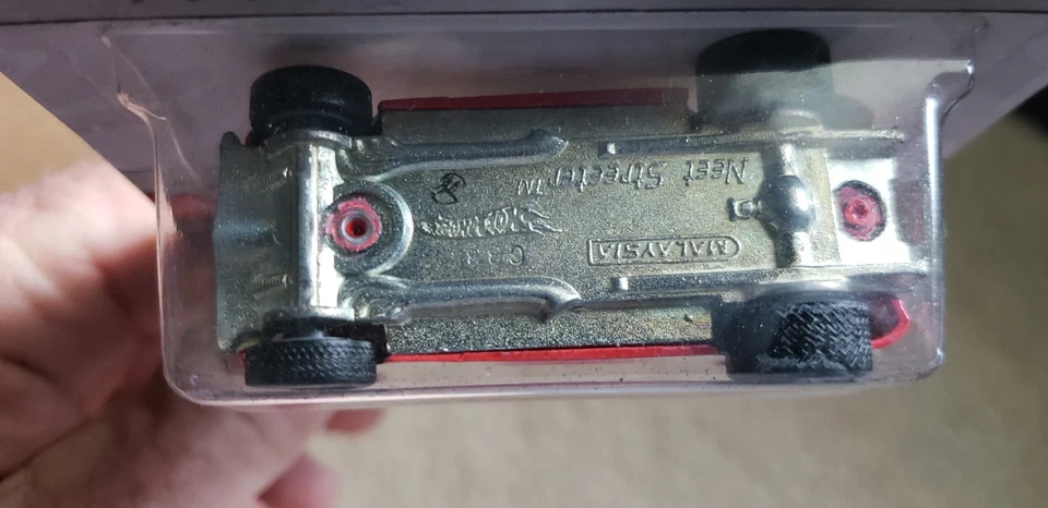 Hot Wheels Larry's Garage (2009) Red Pass'n Gasser Real Riders Toy Car 16/39 - Image 3 of 3