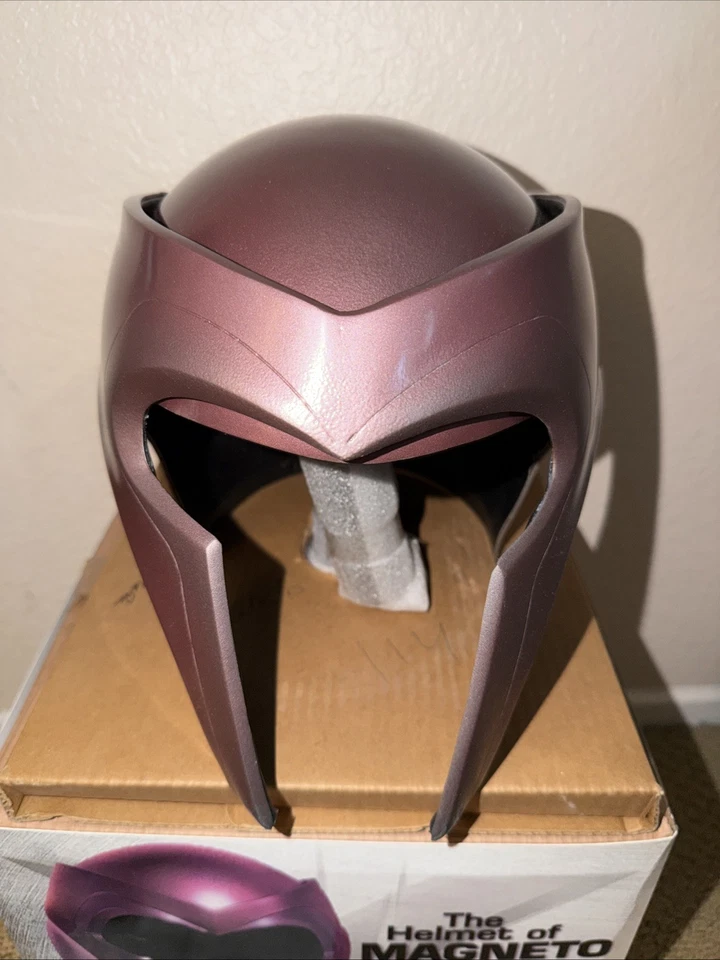 Windlass Studios - El casco de MAGNETO - Caja abierta 480/2006 Foto 2 de 4