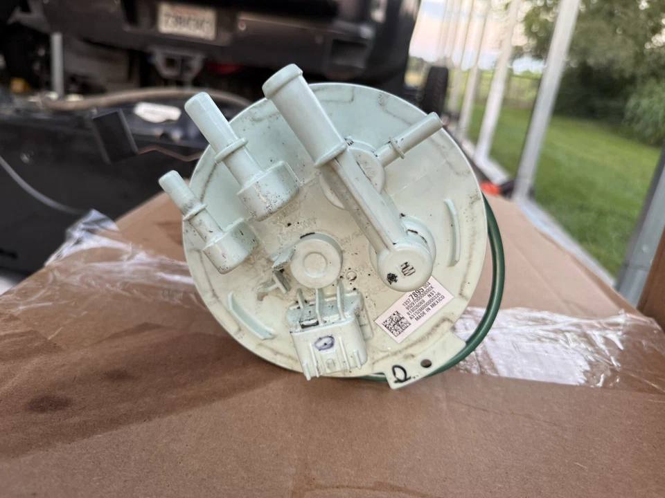 11-16 Duramax Fuel Sending Unit  - Image 2 of 4