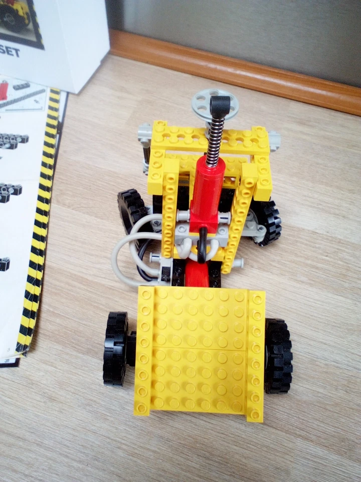 LEGO Technic 8040 Universal Building Set, photo 3 sur 5